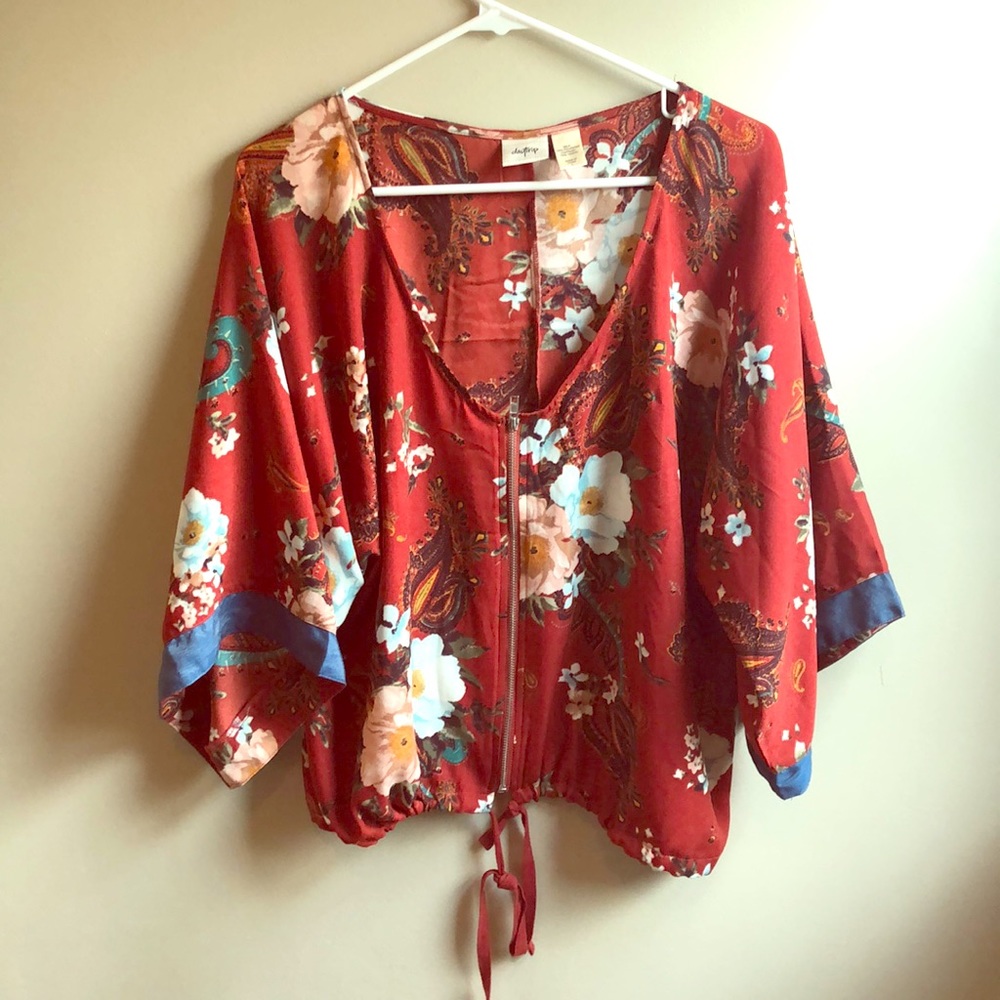 Daytrip Top- Size Large Never Worn!